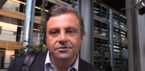 Il sobrio consiglio di Carlo Calenda al PD: “M5S? Al voto subito per farlo sparire”