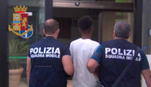 Spaccio di droga a minorenni, arrestato a Catania un cittadino somalo 24enne