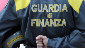 Carini, sequestrati dalla Guardia di Finanza oltre 1200 prodotti cinesi