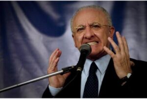 I toni, Governatore De Luca. I toni…