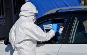 Regione Sicilia, dati manipolati per evitare la zona rossa: 3 arresti e l’assessore alla Salute indagato