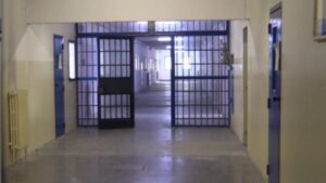 Mazzette per pilotare le sentenze. Due arresti a Bari