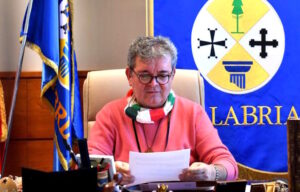 Il facente funzioni Spirlì e la riabilitazione di Mussolini: quello che mancava