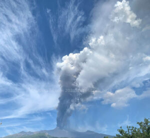 L’Etna si risveglia. Il video