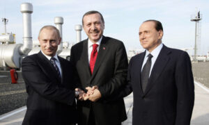 I Popolari Europei annullano il summit di Napoli dopo le dichiarazioni di Berlusconi su Zelensky