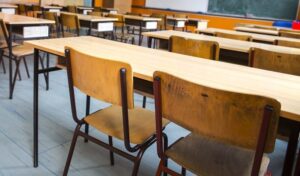 Bocchigliero, la scuola che chiude il giorno dell’inaugurazione: il Sud svuotato che nessuno vuole vedere